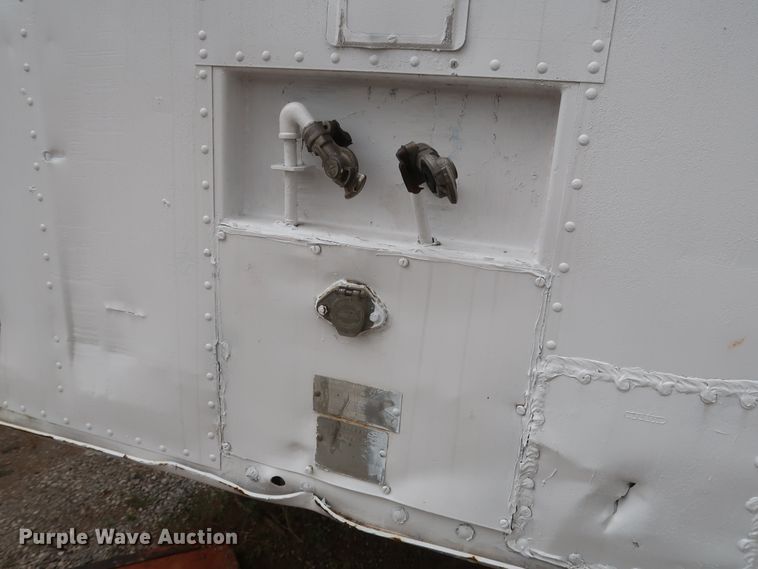 image for item DH0914 1971 Trailmobile dry van trailer