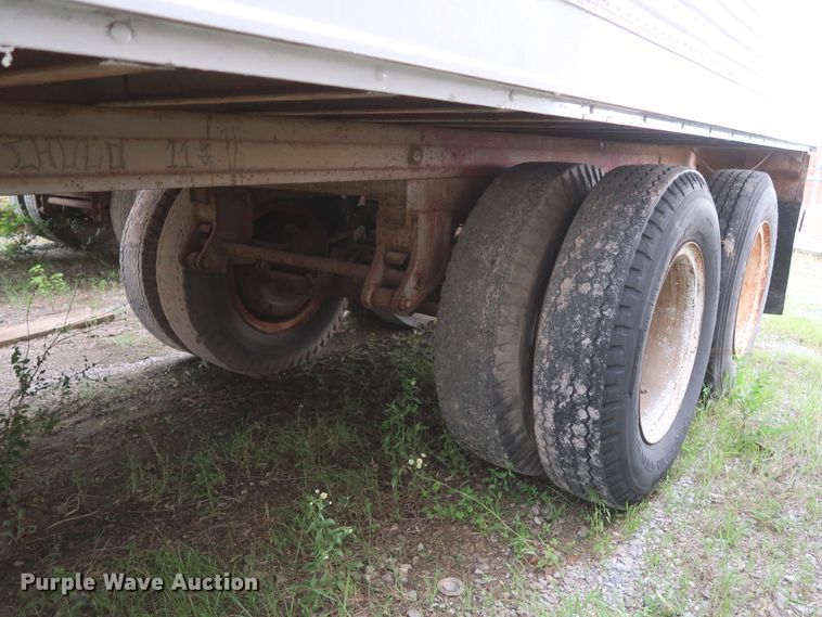 image for item DH0914 1971 Trailmobile dry van trailer