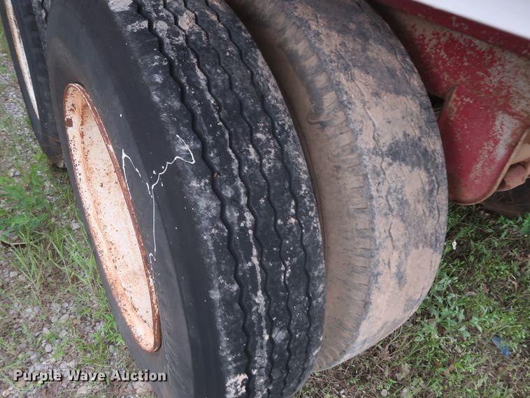 image for item DH0914 1971 Trailmobile dry van trailer