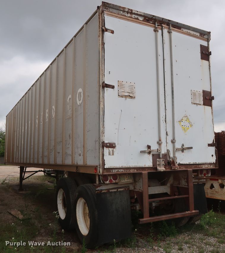 image for item DH0915 1977 Fruehauf E8-8801-42 dry van trailer