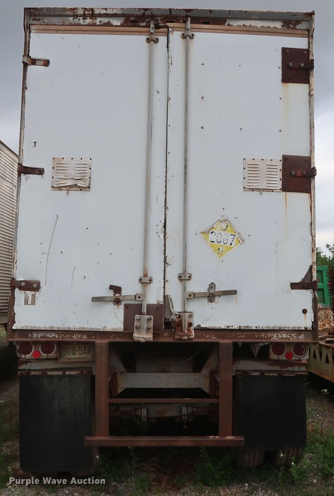 image for item DH0915 1977 Fruehauf E8-8801-42 dry van trailer