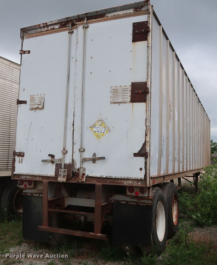 image for item DH0915 1977 Fruehauf E8-8801-42 dry van trailer