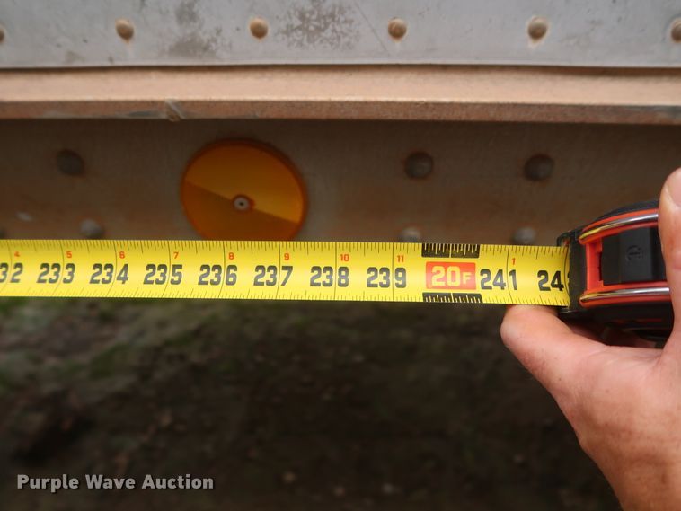 image for item DH0915 1977 Fruehauf E8-8801-42 dry van trailer