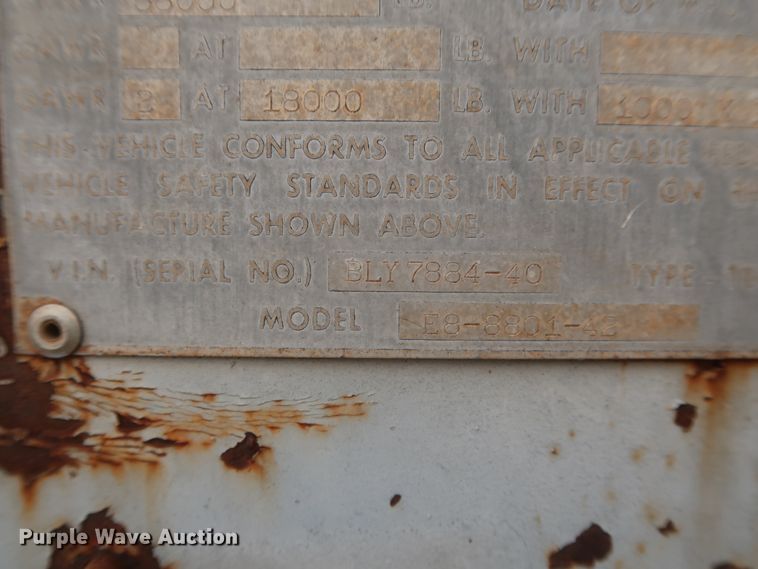 image for item DH0915 1977 Fruehauf E8-8801-42 dry van trailer