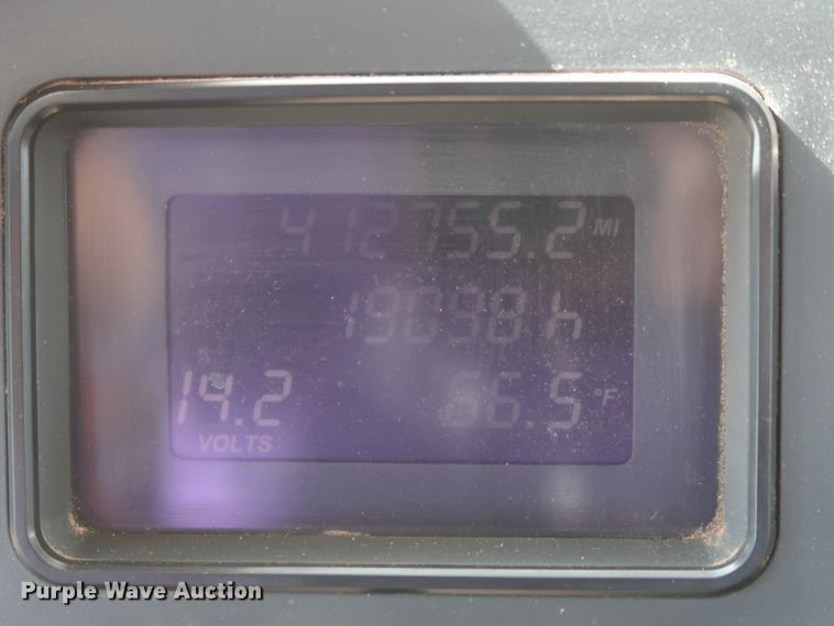 image for item DH0919 2010 Mack CHU613  semi truck