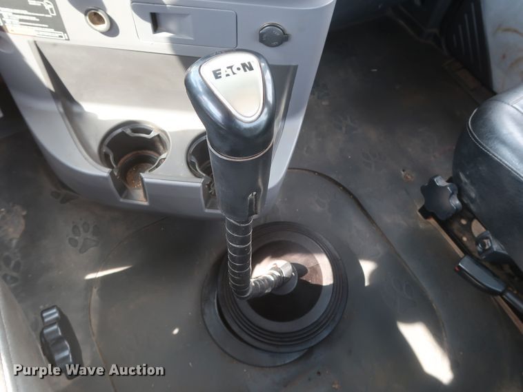 image for item DH0919 2010 Mack CHU613  semi truck