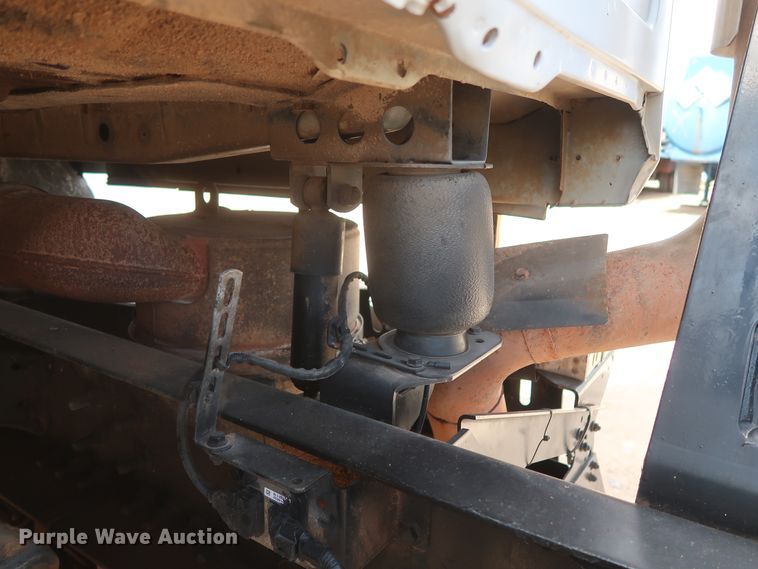 image for item DH0919 2010 Mack CHU613  semi truck