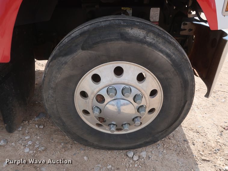 image for item DH0919 2010 Mack CHU613  semi truck