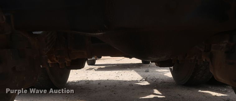 image for item DH0919 2010 Mack CHU613  semi truck