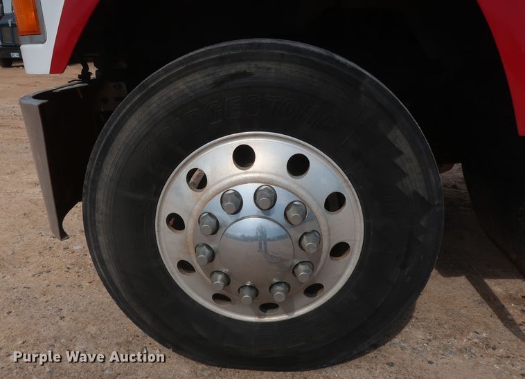 image for item DH0919 2010 Mack CHU613  semi truck