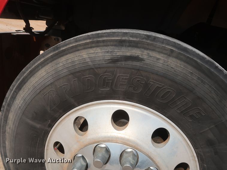 image for item DH0919 2010 Mack CHU613  semi truck