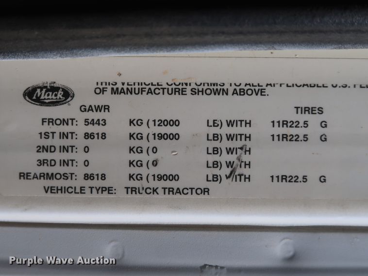 image for item DH0919 2010 Mack CHU613  semi truck