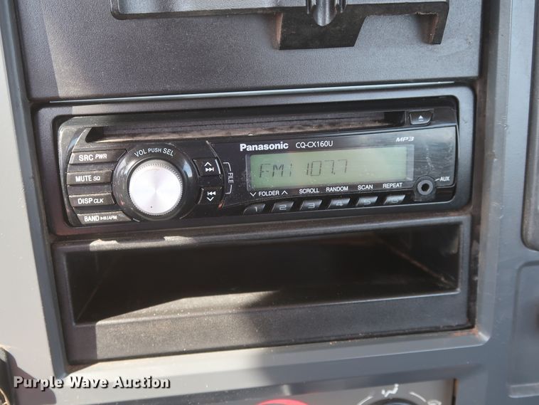 image for item DH0920 2010 Mack CHU613  semi truck