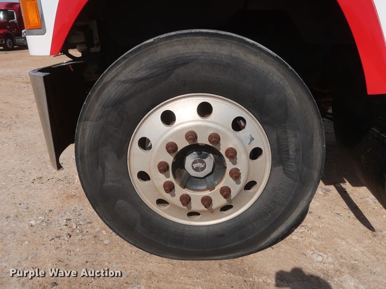 image for item DH0920 2010 Mack CHU613  semi truck