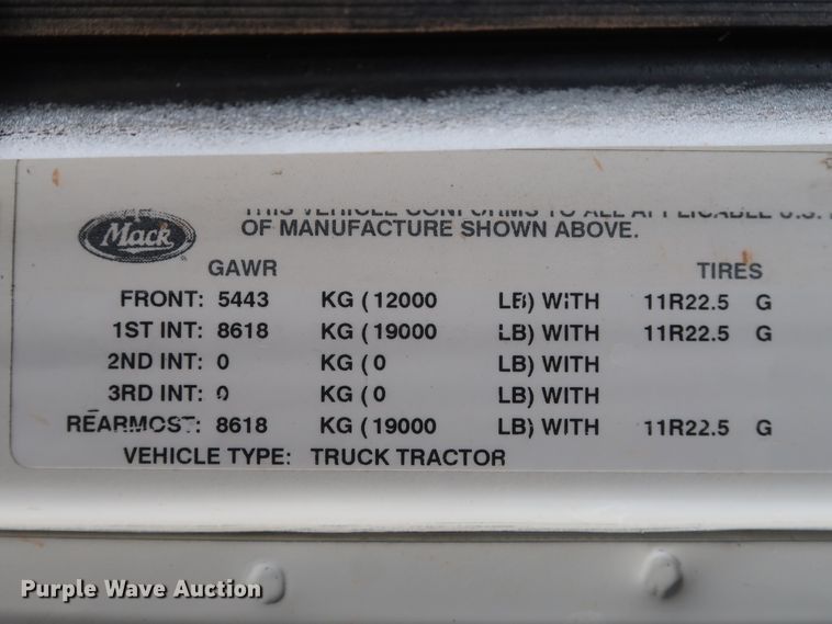 image for item DH0920 2010 Mack CHU613  semi truck