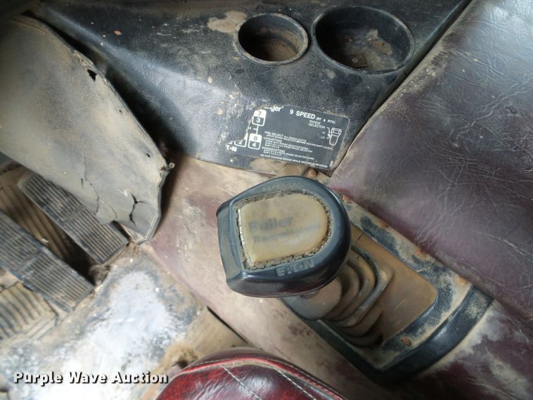 image for item DH4924 1989 Freightliner FLA  semi truck