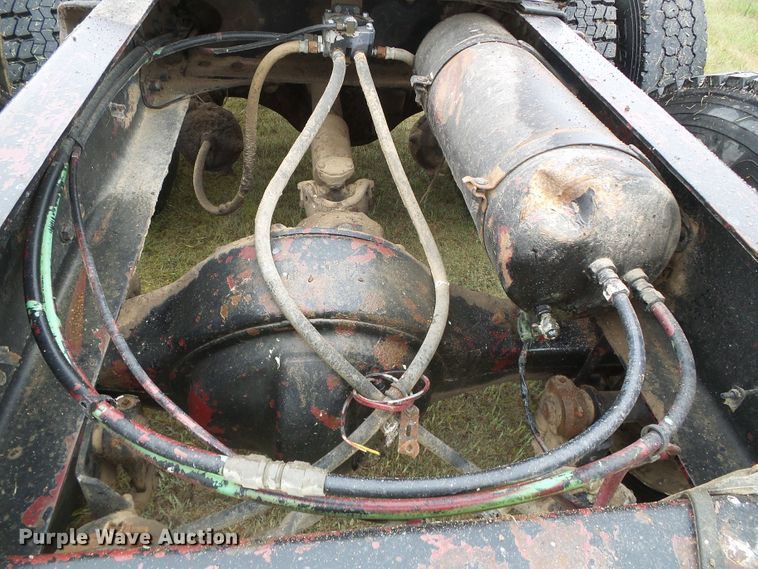 image for item DH4924 1989 Freightliner FLA  semi truck