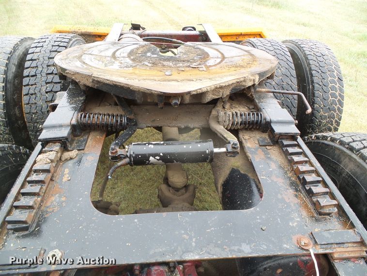 image for item DH4924 1989 Freightliner FLA  semi truck