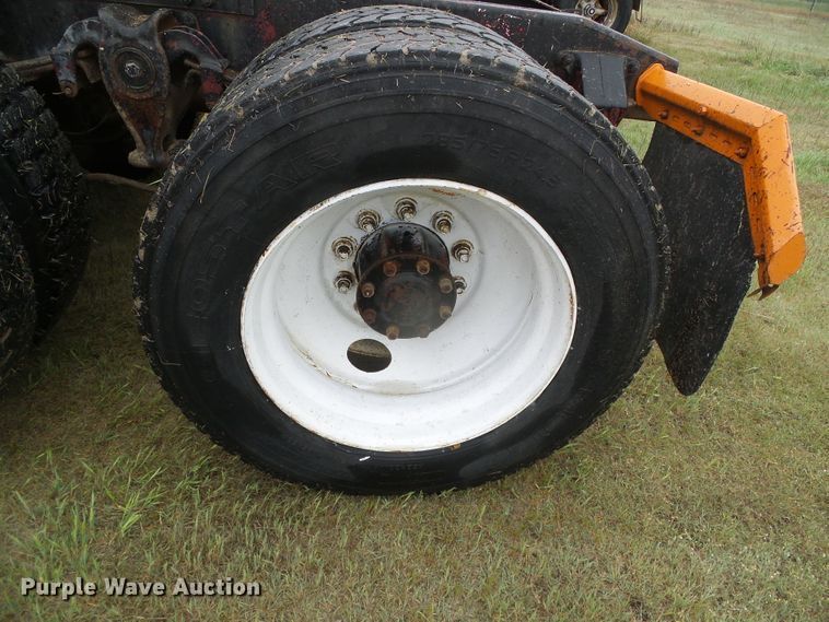 image for item DH4924 1989 Freightliner FLA  semi truck