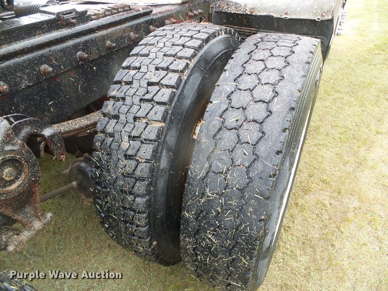 image for item DH4924 1989 Freightliner FLA  semi truck