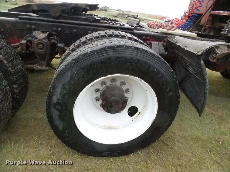 image for item DH4924 1989 Freightliner FLA  semi truck