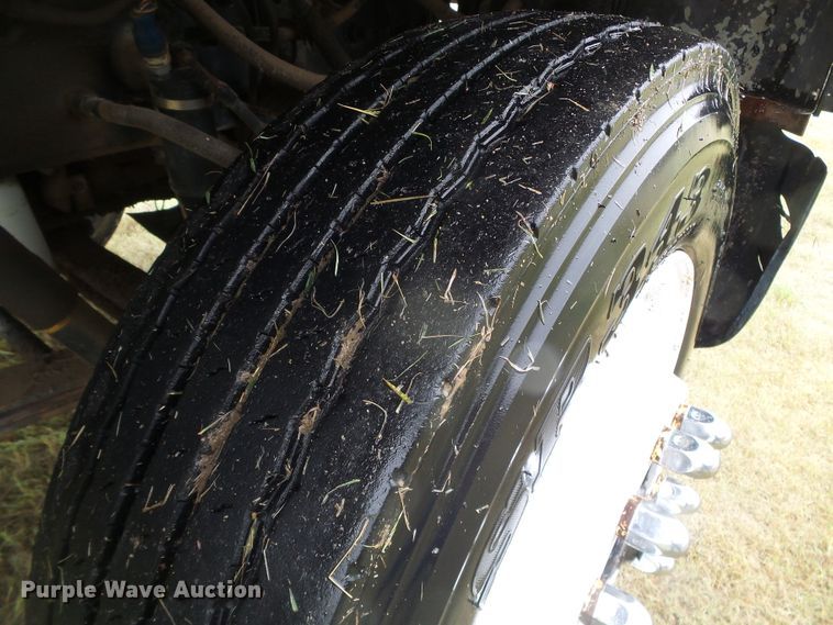 image for item DH4924 1989 Freightliner FLA  semi truck