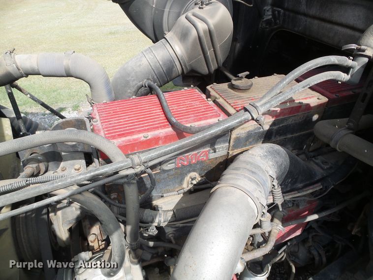 image for item DH4933 1997 Volvo WIA  semi truck