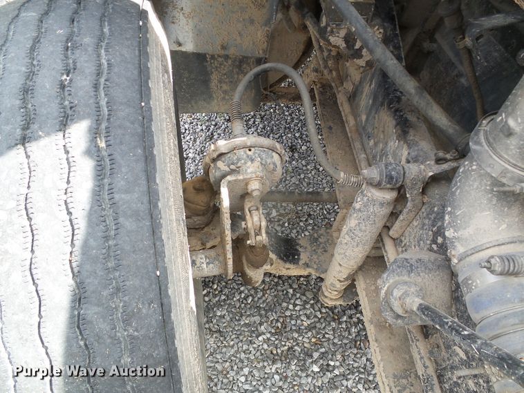 image for item DH4933 1997 Volvo WIA  semi truck