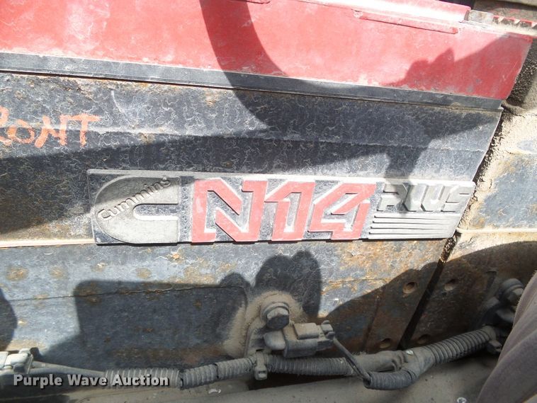 image for item DH4933 1997 Volvo WIA  semi truck