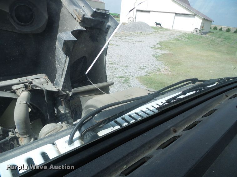 image for item DH4933 1997 Volvo WIA  semi truck