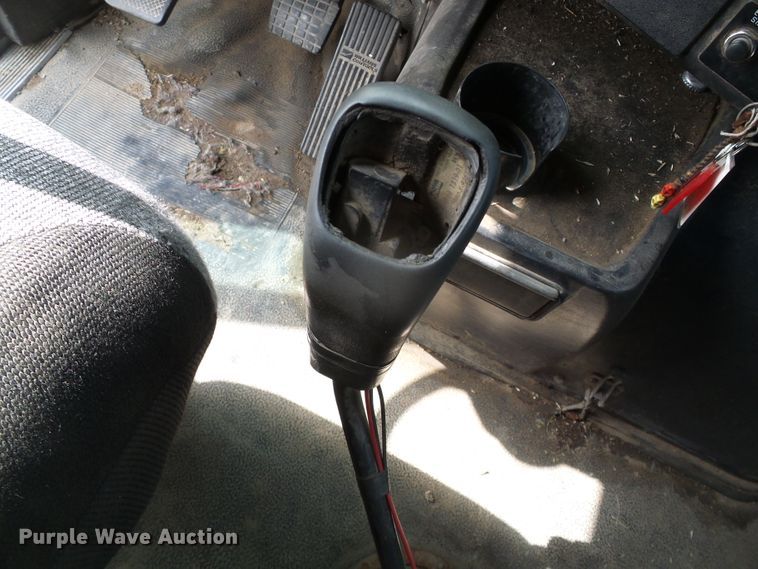 image for item DH4933 1997 Volvo WIA  semi truck