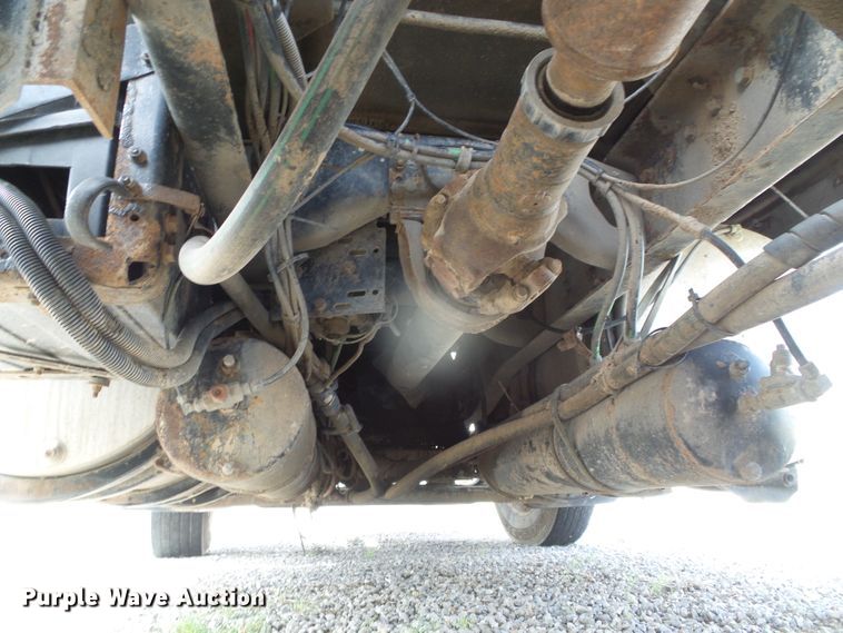 image for item DH4933 1997 Volvo WIA  semi truck