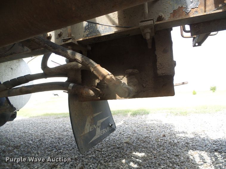 image for item DH4933 1997 Volvo WIA  semi truck