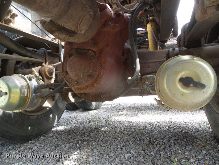 image for item DH4933 1997 Volvo WIA  semi truck