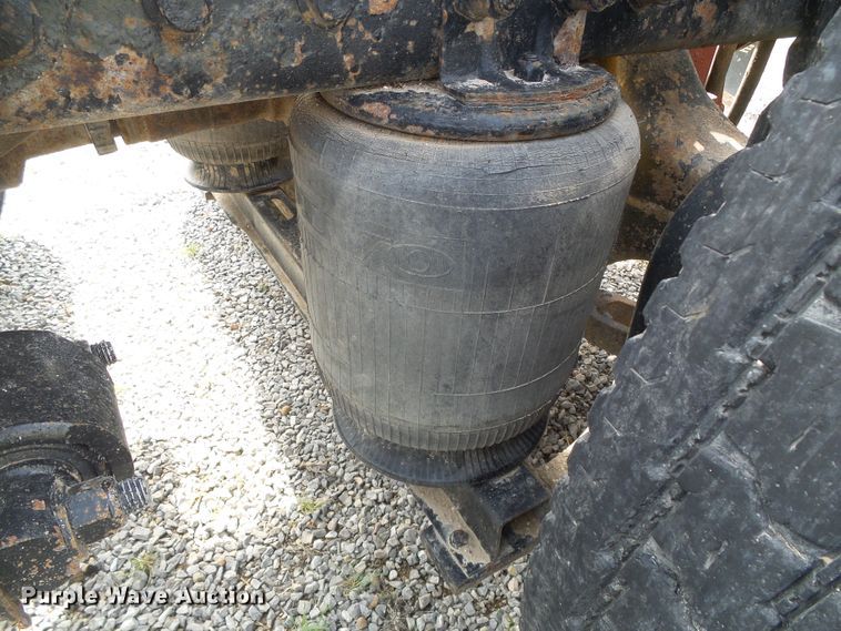 image for item DH4933 1997 Volvo WIA  semi truck