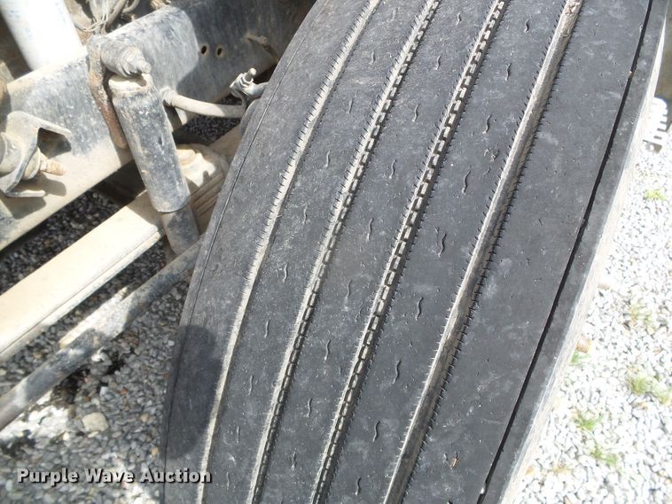 image for item DH4933 1997 Volvo WIA  semi truck