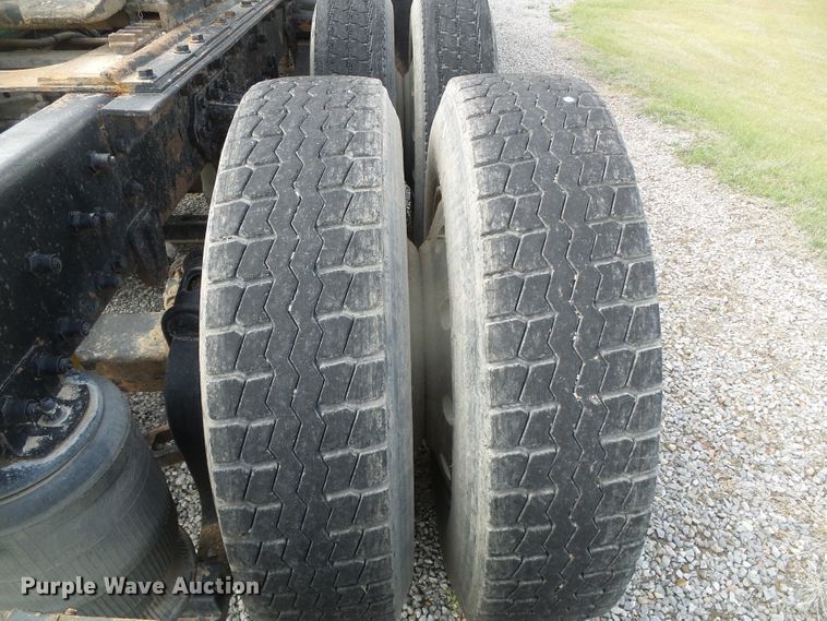 image for item DH4933 1997 Volvo WIA  semi truck