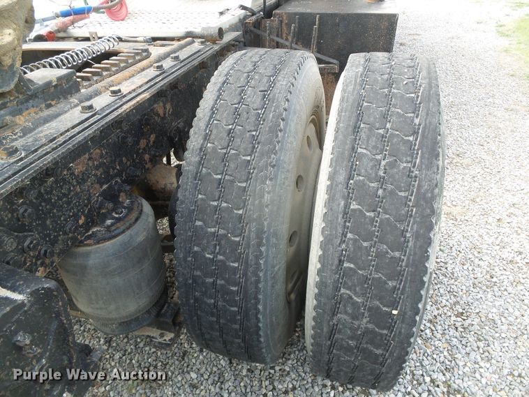 image for item DH4933 1997 Volvo WIA  semi truck