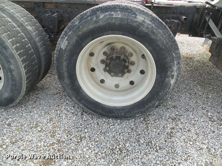 image for item DH4933 1997 Volvo WIA  semi truck