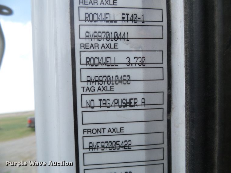 image for item DH4933 1997 Volvo WIA  semi truck