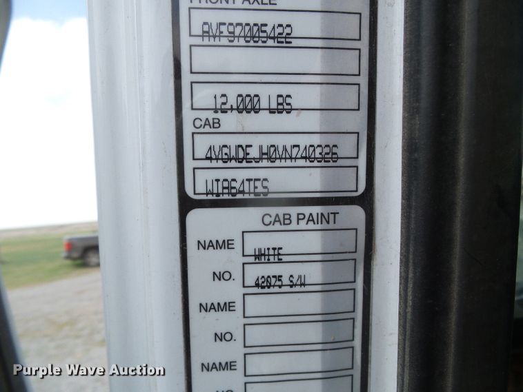 image for item DH4933 1997 Volvo WIA  semi truck