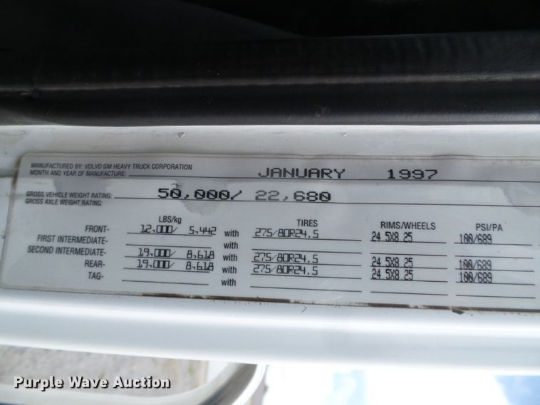 image for item DH4933 1997 Volvo WIA  semi truck