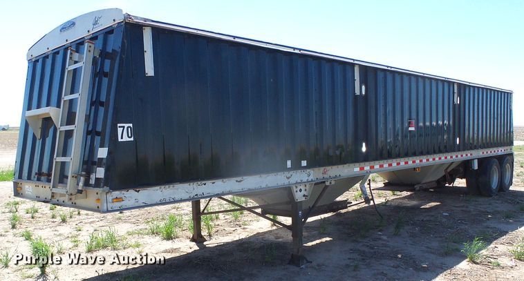 image for item DH4944 2004 Jet double hopper bottom grain trailer