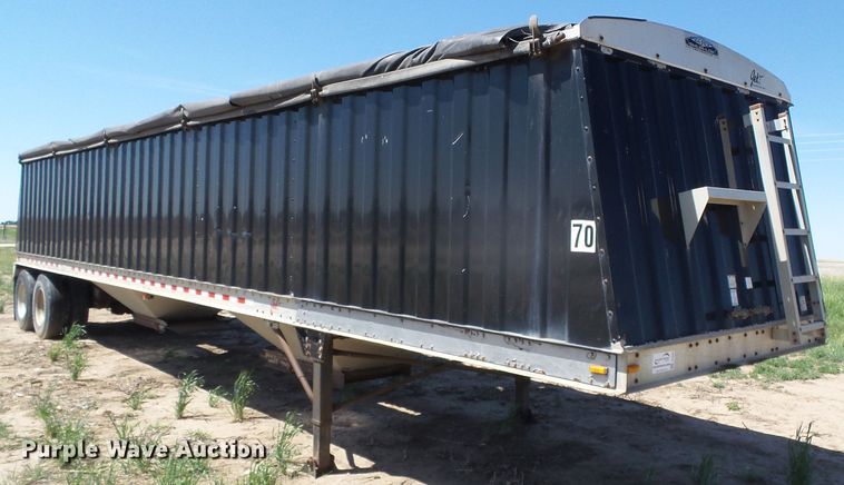image for item DH4944 2004 Jet double hopper bottom grain trailer