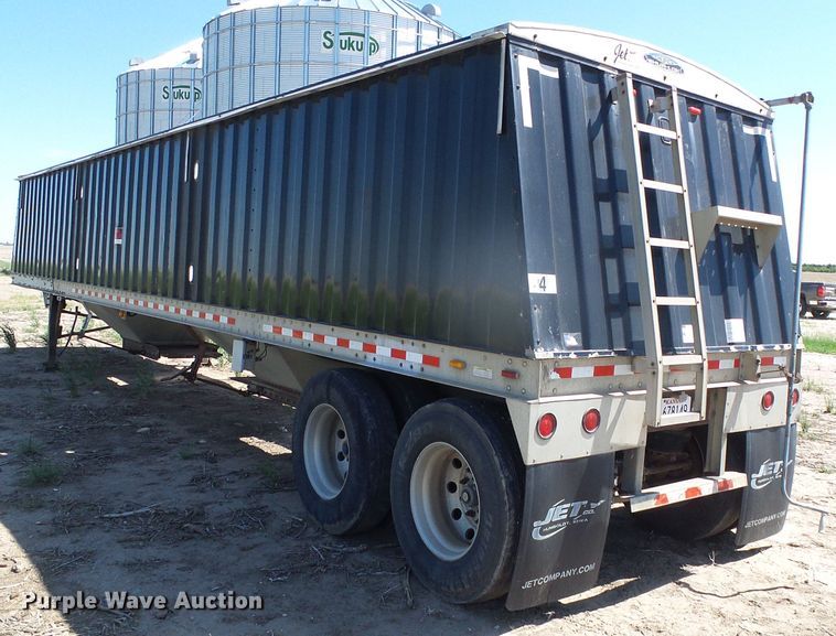 image for item DH4944 2004 Jet double hopper bottom grain trailer
