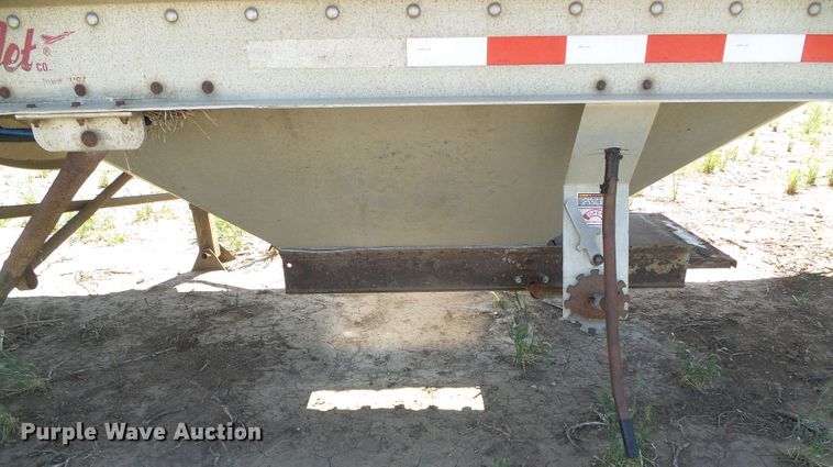 image for item DH4944 2004 Jet double hopper bottom grain trailer