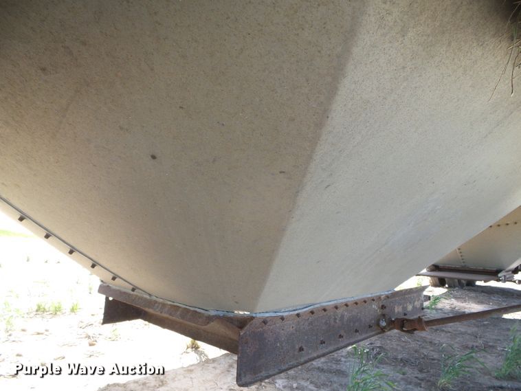 image for item DH4944 2004 Jet double hopper bottom grain trailer