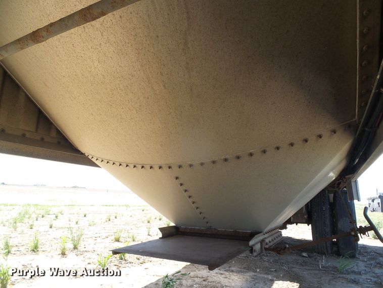 image for item DH4944 2004 Jet double hopper bottom grain trailer