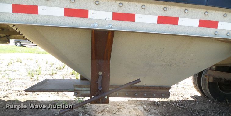 image for item DH4944 2004 Jet double hopper bottom grain trailer