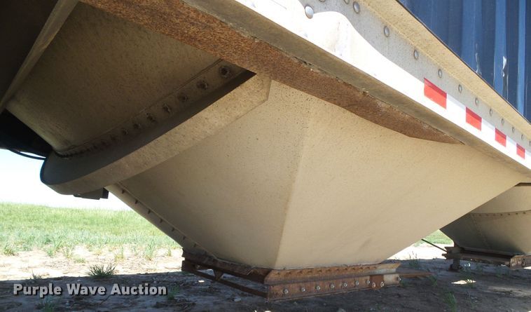 image for item DH4944 2004 Jet double hopper bottom grain trailer